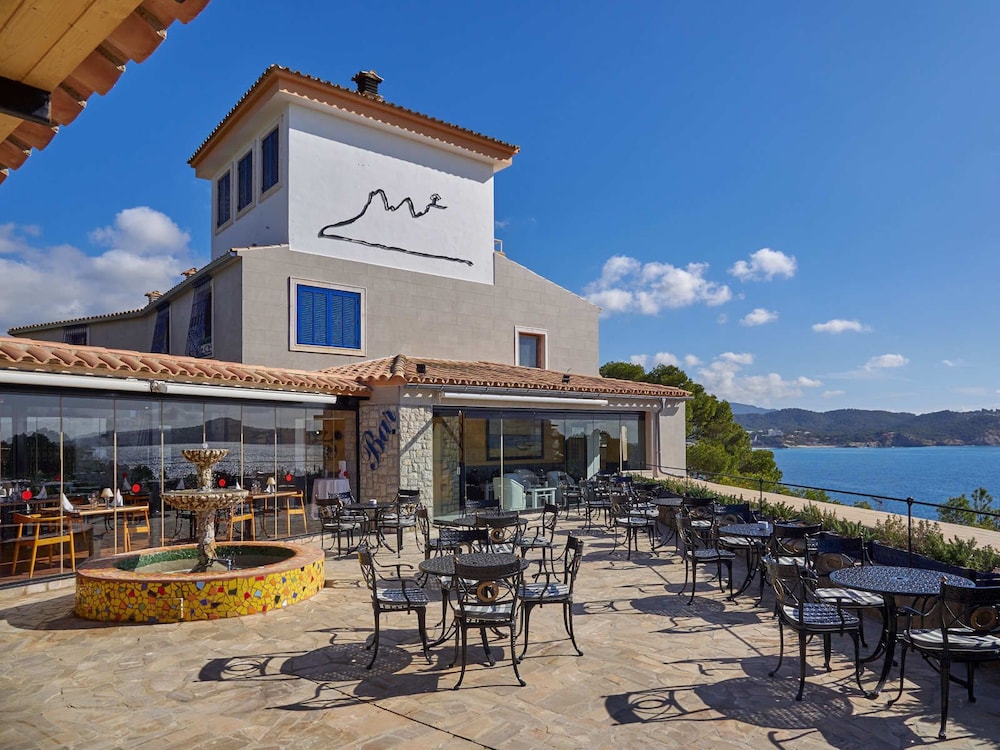 Hotel Petit Cala Fornells — Restaurant & bars in Peguera, Balearic Islands
