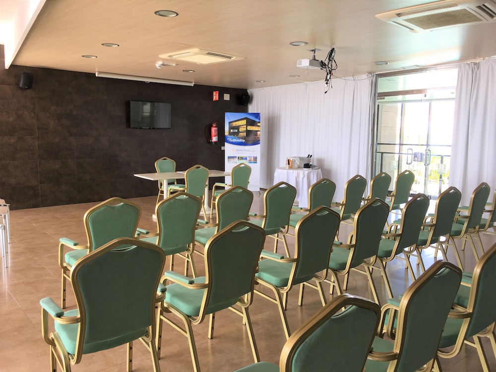 R2 Romantic Fantasia Dreams & Suites Hotel – Adults Only - All inclusive — Hotel building in Tarajalejo, Canary Islands