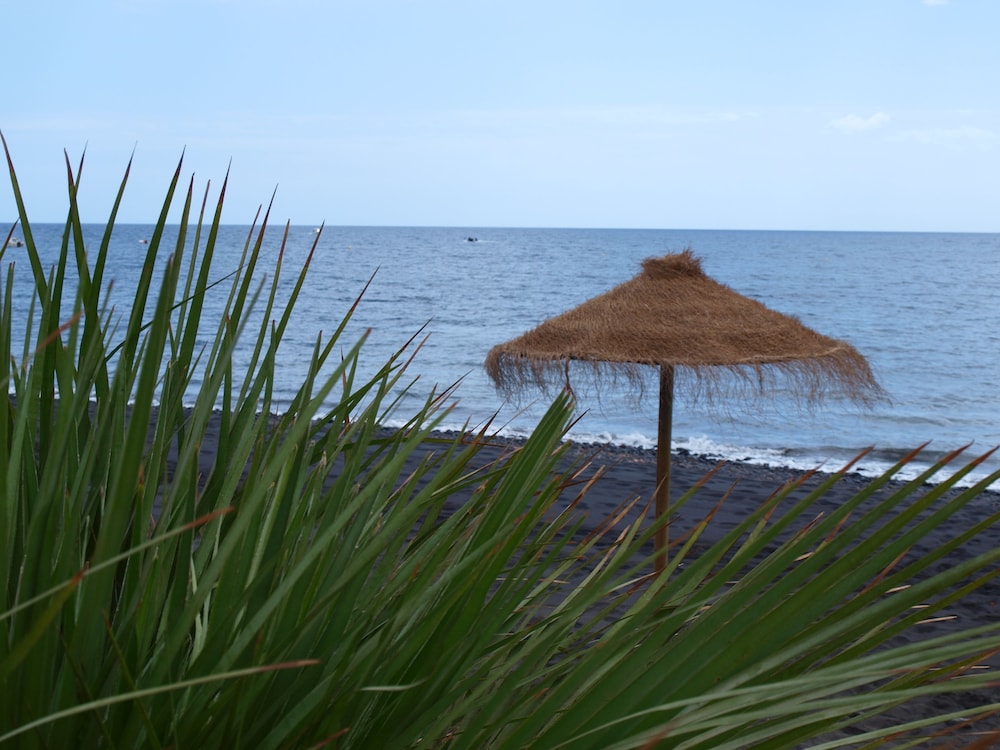 R2 Romantic Fantasia Dreams & Suites Hotel – Adults Only - All inclusive — Beach in Tarajalejo, Canary Islands