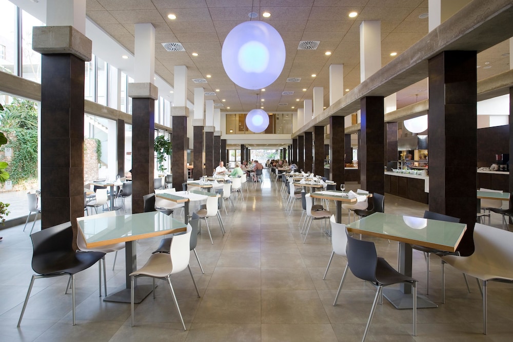 R2 Romantic Fantasia Dreams & Suites Hotel – Adults Only - All inclusive — Restaurant & bars in Tarajalejo, Canary Islands