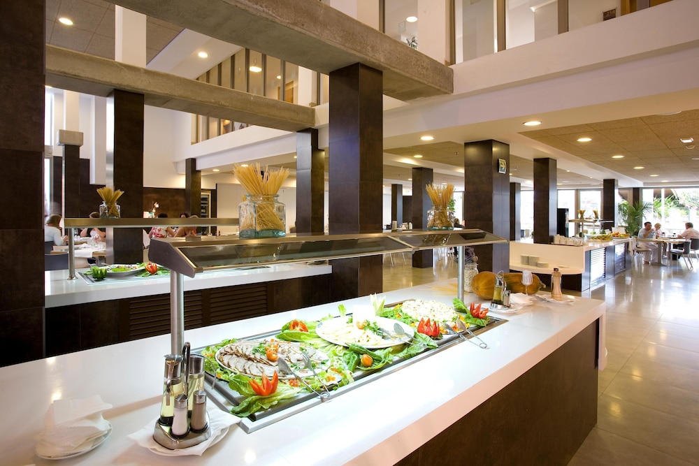 R2 Romantic Fantasia Dreams & Suites Hotel – Adults Only - All inclusive — Restaurant & bars in Tarajalejo, Canary Islands