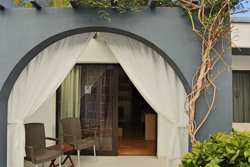 R2 Romantic Fantasia Dreams & Suites Hotel – Adults Only - All inclusive — Hotel building in Tarajalejo, Canary Islands