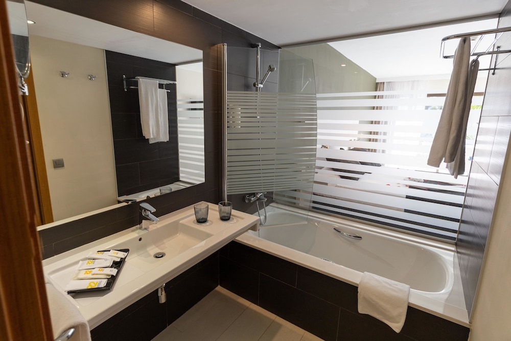 R2 Romantic Fantasia Dreams & Suites Hotel – Adults Only - All inclusive — Hotel rooms in Tarajalejo, Canary Islands
