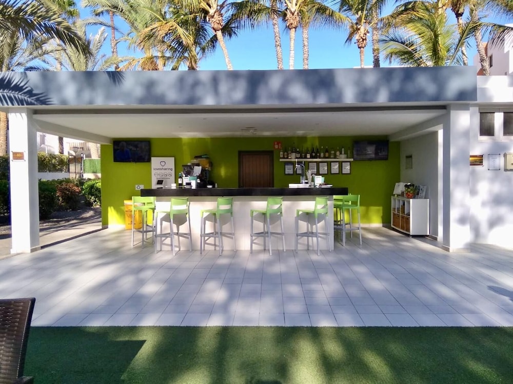 R2 Romantic Fantasia Dreams & Suites Hotel – Adults Only - All inclusive — Restaurant & bars in Tarajalejo, Canary Islands