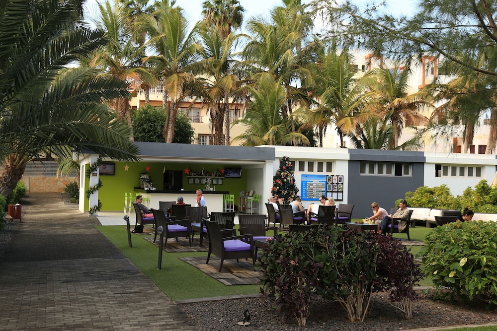 R2 Romantic Fantasia Dreams & Suites Hotel – Adults Only - All inclusive — Restaurant & bars in Tarajalejo, Canary Islands