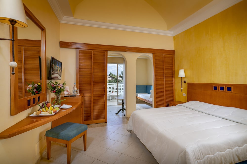 Mediterranee Hammamet - Families and Couples Only — Hotel rooms in Hammamet, Nabeul