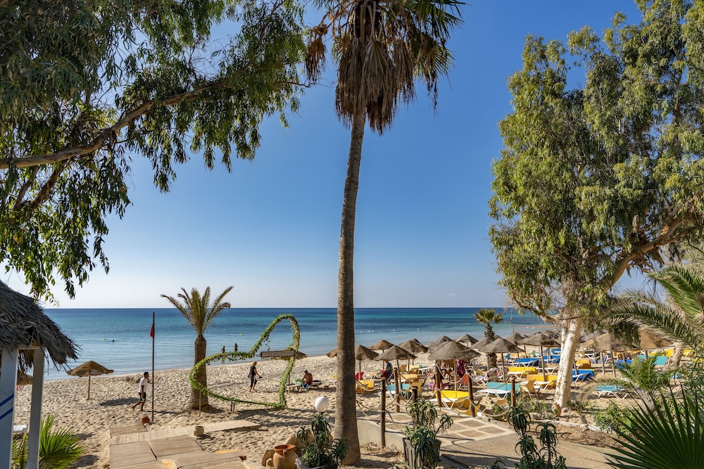 Mediterranee Hammamet - Families and Couples Only — Beach in Hammamet, Nabeul