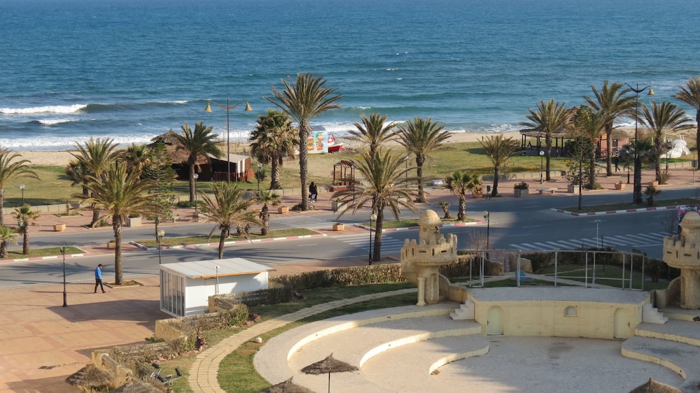 Hotel Lella Baya Thalasso — Beach in Hammamet, Nabeul