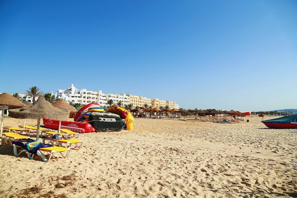 Hotel Lella Baya Thalasso — Beach in Hammamet, Nabeul