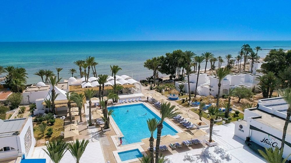 Hari Club Beach Resort image