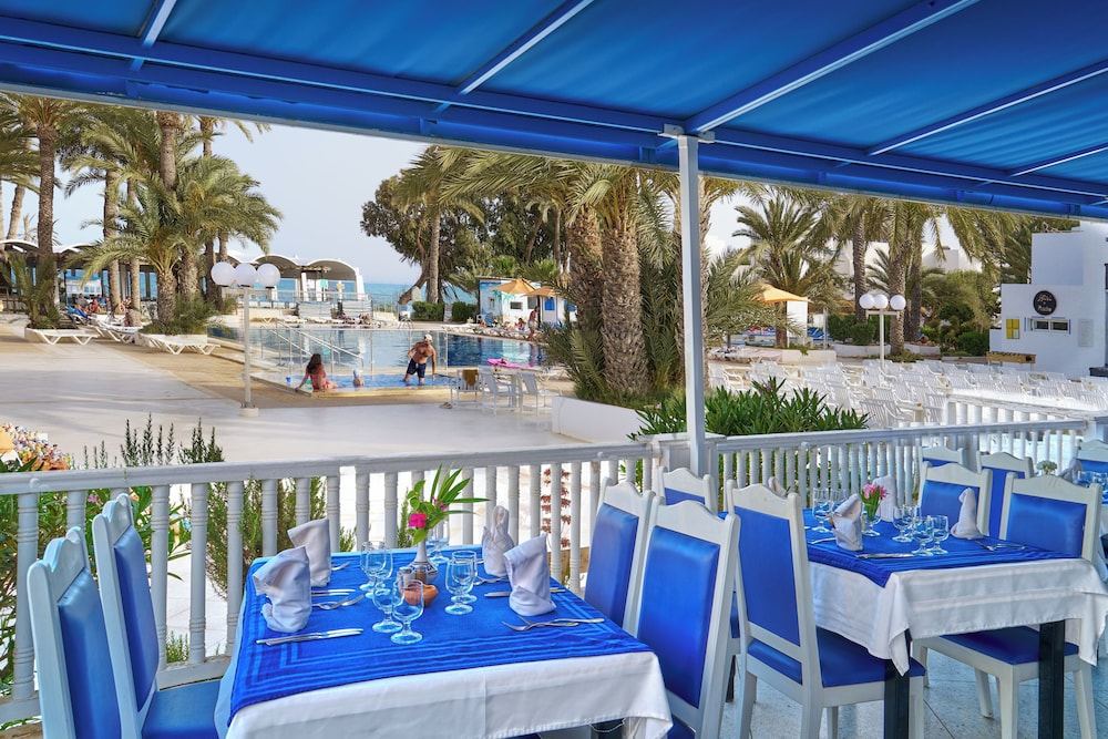 Hari Club Beach Resort — Restaurant & bars in Aghir, Medenine