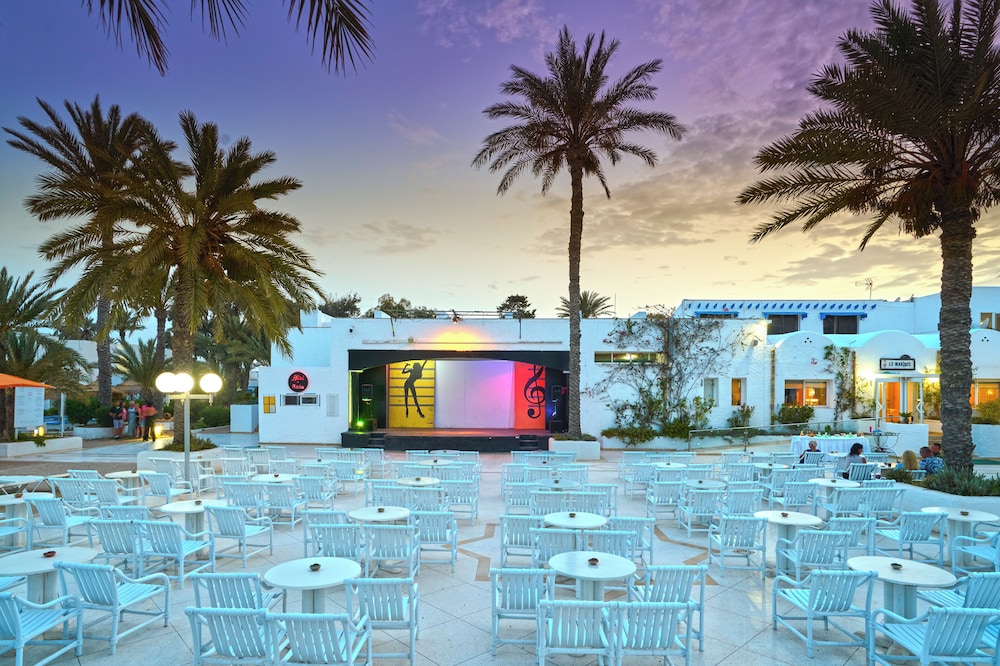 Hari Club Beach Resort — Restaurant & bars in Aghir, Medenine