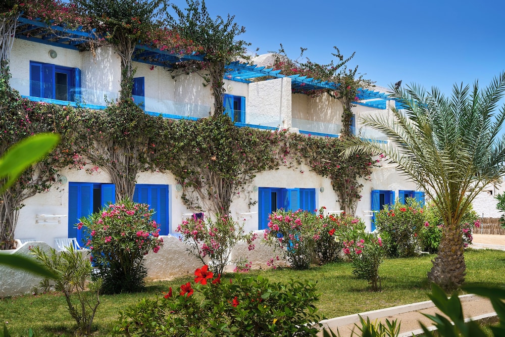Hari Club Beach Resort — Hotel building in Aghir, Medenine