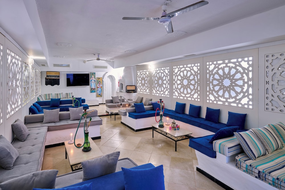 Hari Club Beach Resort — Restaurant & bars in Aghir, Medenine