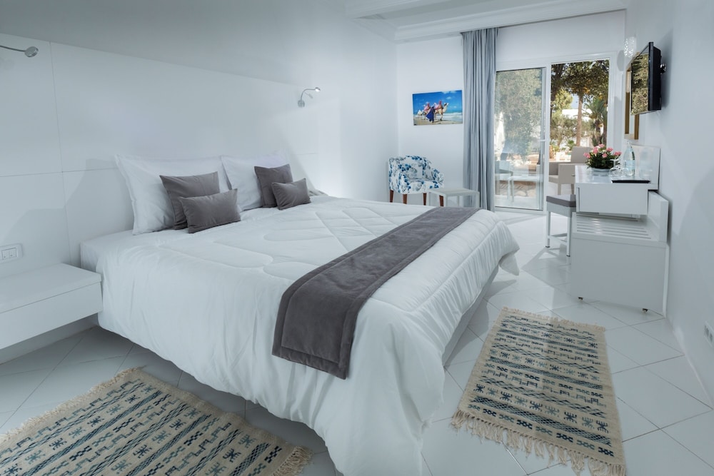 Hari Club Beach Resort — Hotel rooms in Aghir, Medenine