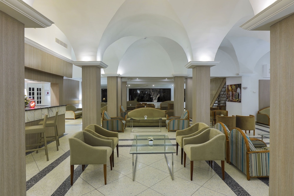 Hari Club Beach Resort — Restaurant & bars in Aghir, Medenine