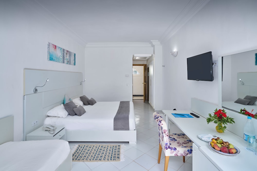 Hari Club Beach Resort — Hotel rooms in Aghir, Medenine