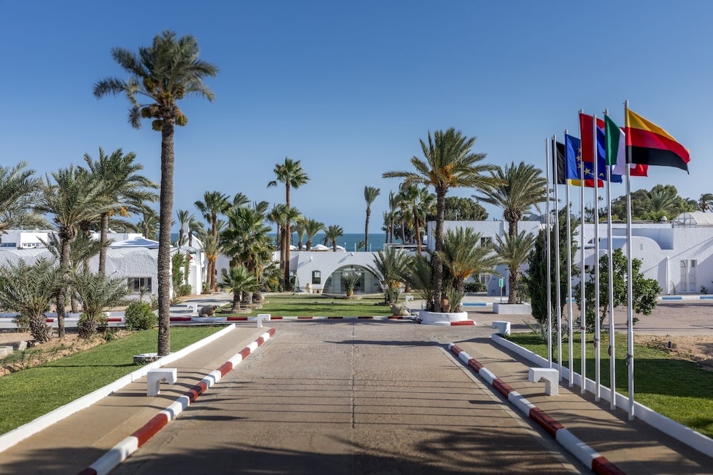 Hari Club Beach Resort — Hotel building in Aghir, Medenine