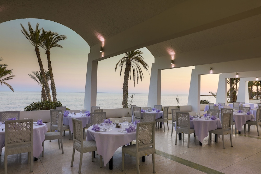 Hari Club Beach Resort — Restaurant & bars in Aghir, Medenine