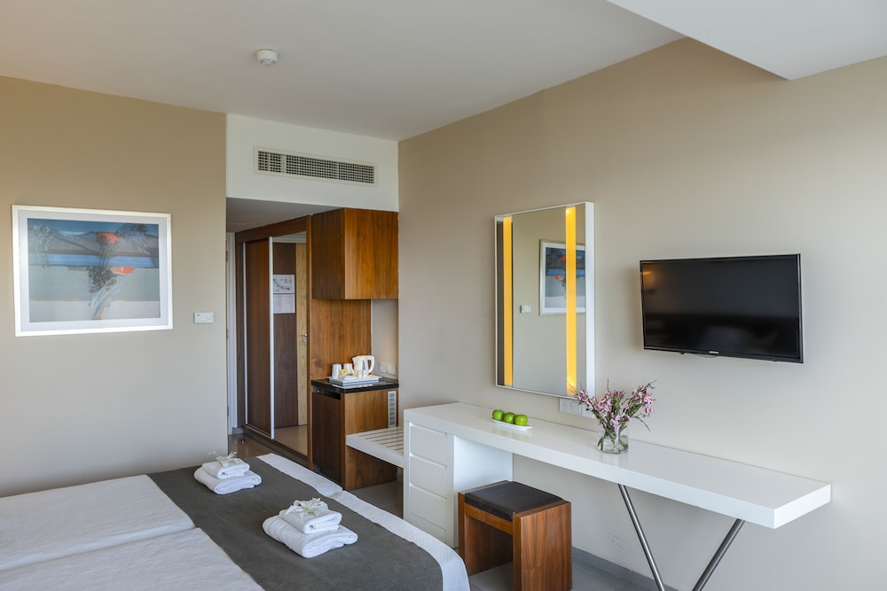 Melissi Beach Hotel & Spa — Hotel rooms in Ayia Napa, Famagusta Region