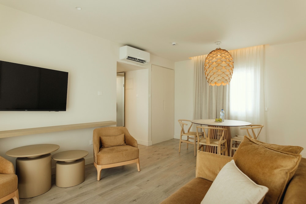 Melissi Beach Hotel & Spa — Hotel rooms in Ayia Napa, Famagusta Region
