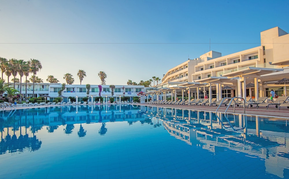 Dome Beach Marina Hotel & Resort — Main photo in Ayia Napa, Famagusta Region