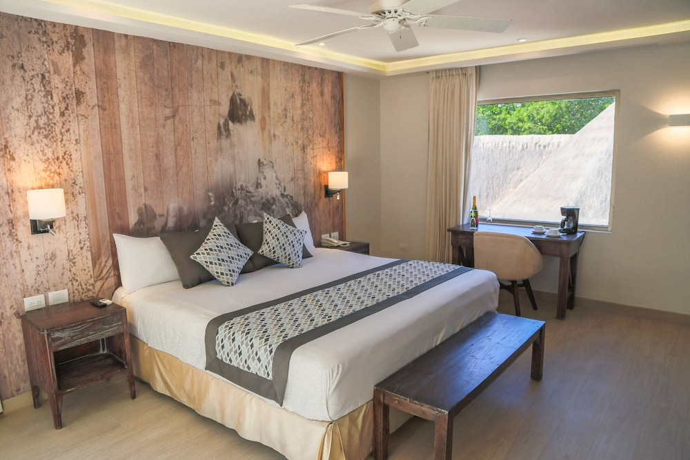Sandos Caracol Nature Resort & Water Park All Inclusive — Rooms in Playa del Carmen, Quintana Roo