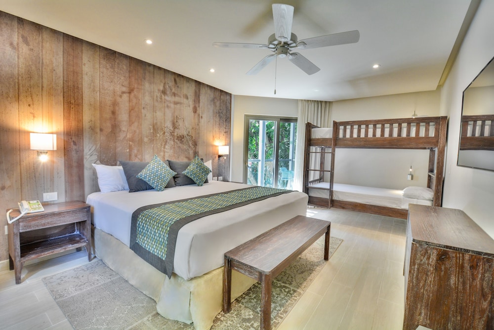 Sandos Caracol Nature Resort & Water Park All Inclusive — Rooms in Playa del Carmen, Quintana Roo