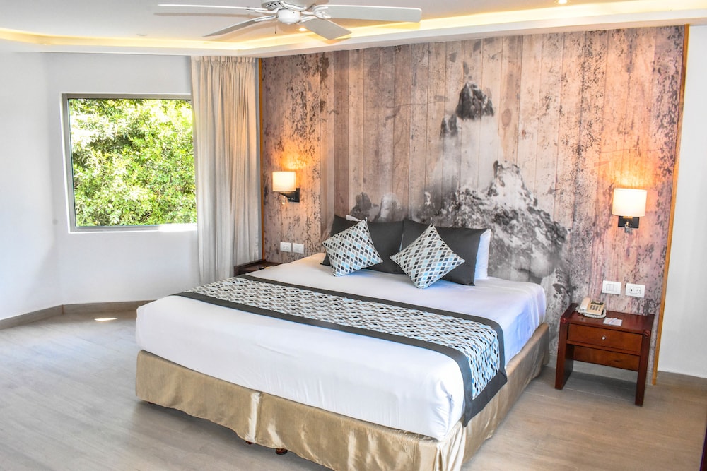 Sandos Caracol Nature Resort & Water Park All Inclusive — Rooms in Playa del Carmen, Quintana Roo