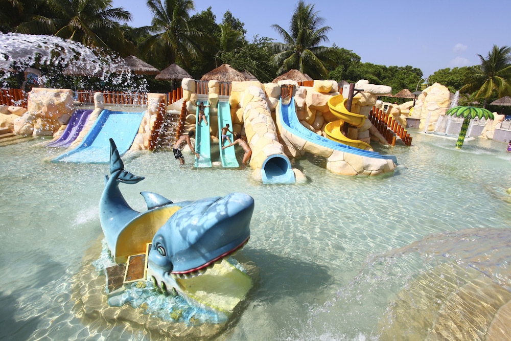 Sandos Caracol Nature Resort & Water Park All Inclusive — Pool in Playa del Carmen, Quintana Roo