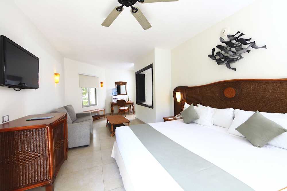 Sandos Caracol Nature Resort & Water Park All Inclusive — Rooms in Playa del Carmen, Quintana Roo