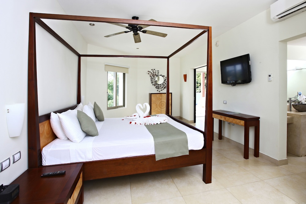 Sandos Caracol Nature Resort & Water Park All Inclusive — Rooms in Playa del Carmen, Quintana Roo
