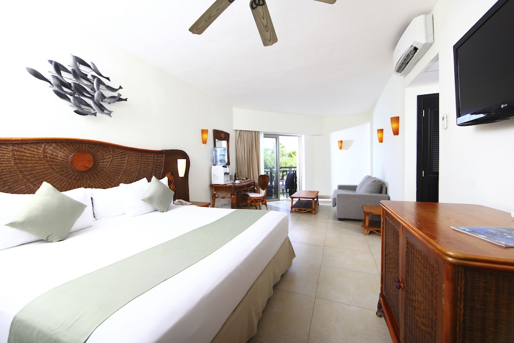 Sandos Caracol Nature Resort & Water Park All Inclusive — Rooms in Playa del Carmen, Quintana Roo