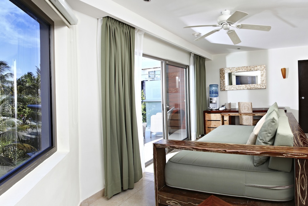 Sandos Caracol Nature Resort & Water Park All Inclusive — Rooms in Playa del Carmen, Quintana Roo
