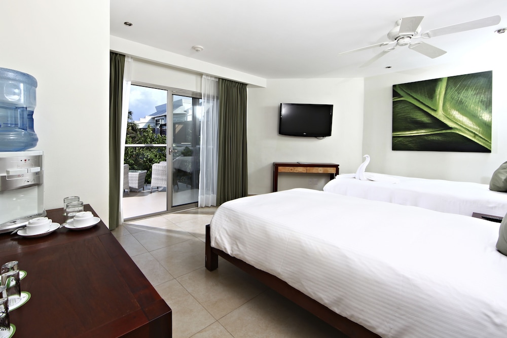 Sandos Caracol Nature Resort & Water Park All Inclusive — Rooms in Playa del Carmen, Quintana Roo