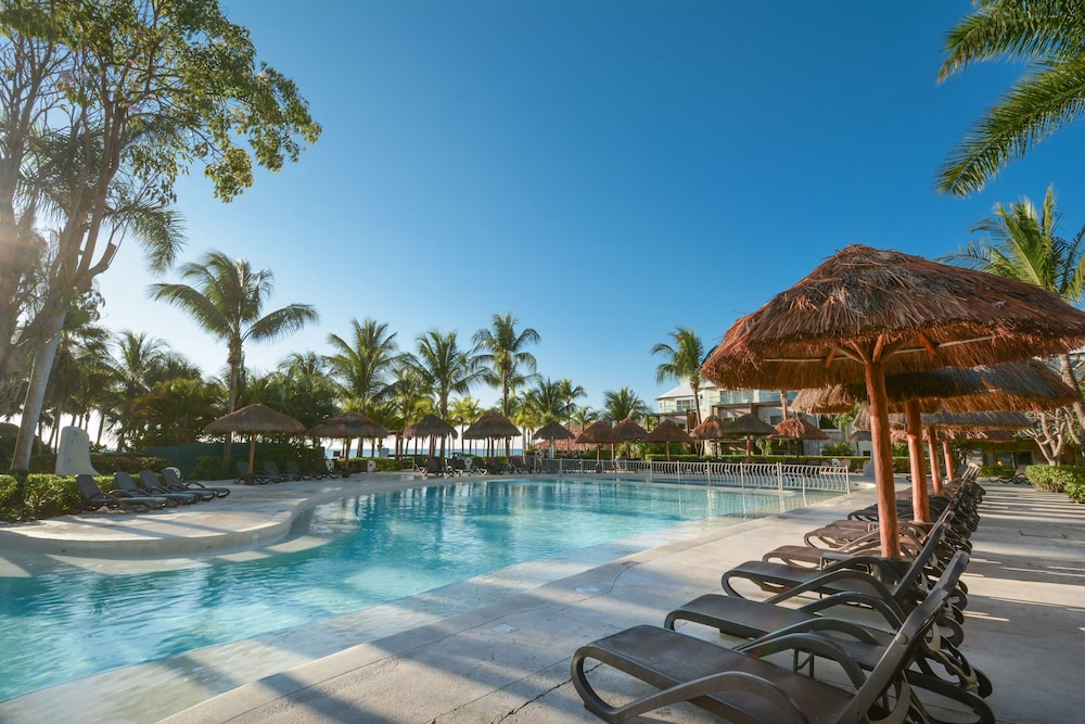 Sandos Caracol Nature Resort & Water Park All Inclusive — Pool in Playa del Carmen, Quintana Roo