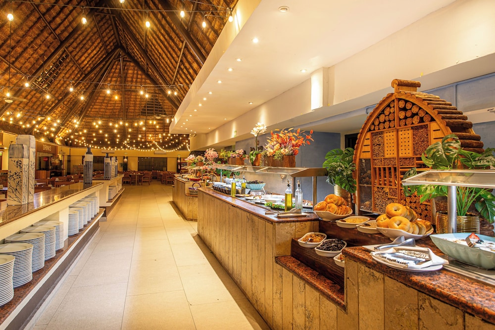 Sandos Caracol Nature Resort & Water Park All Inclusive — Restaurant in Playa del Carmen, Quintana Roo