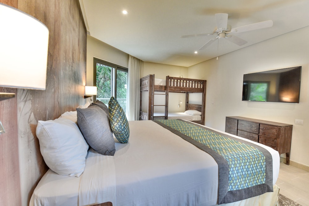 Sandos Caracol Nature Resort & Water Park All Inclusive — Rooms in Playa del Carmen, Quintana Roo