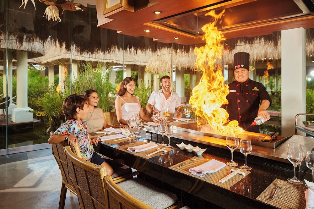 Grand Palladium Kantenah Resort & Spa All Inclusive — Restaurant & bars in Xetna, Quintana Roo