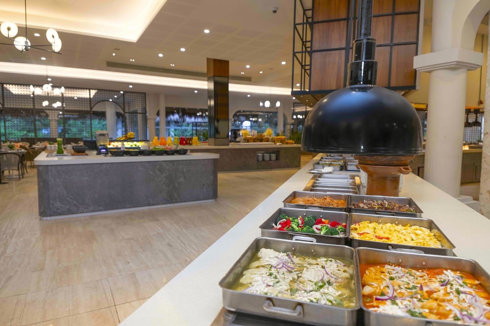 Grand Palladium Kantenah Resort & Spa All Inclusive — Restaurant & bars in Xetna, Quintana Roo