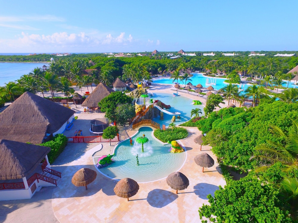 Grand Palladium Kantenah Resort & Spa All Inclusive — Main photo in Xetna, Quintana Roo