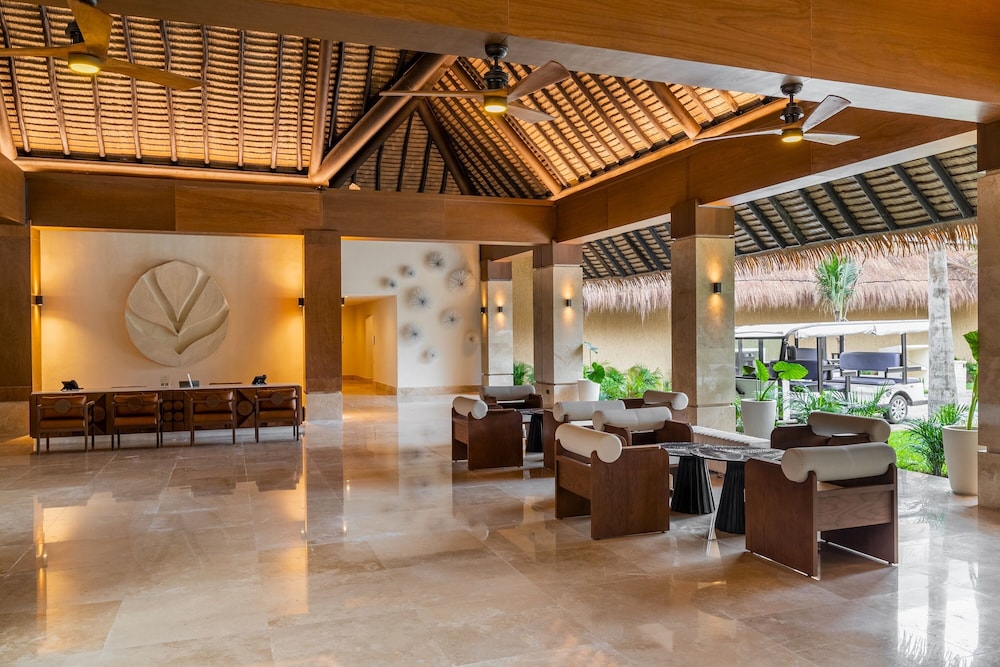 Grand Palladium Kantenah Resort & Spa All Inclusive — Hotel building in Xetna, Quintana Roo
