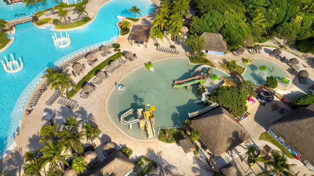 Grand Palladium Kantenah Resort & Spa All Inclusive — Swimming pool in Xetna, Quintana Roo