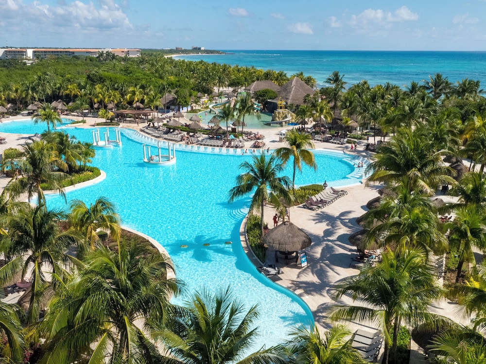 Grand Palladium Kantenah Resort & Spa All Inclusive — Swimming pool in Xetna, Quintana Roo