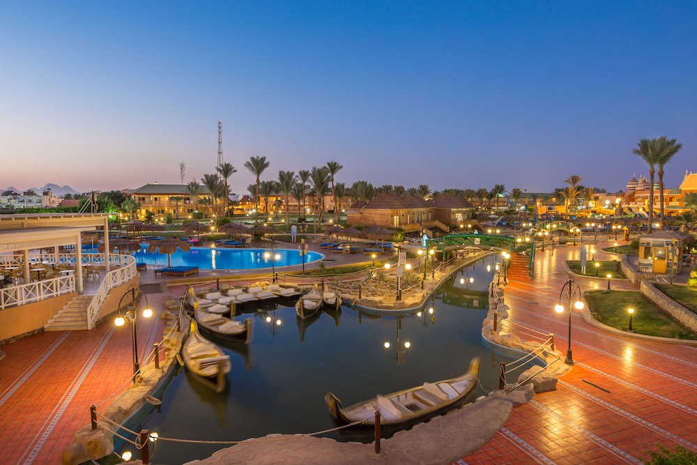 Pickalbatros Aqua Blu Sharm El Sheikh — Swimming pool in Sharm El Sheikh, Red Sea
