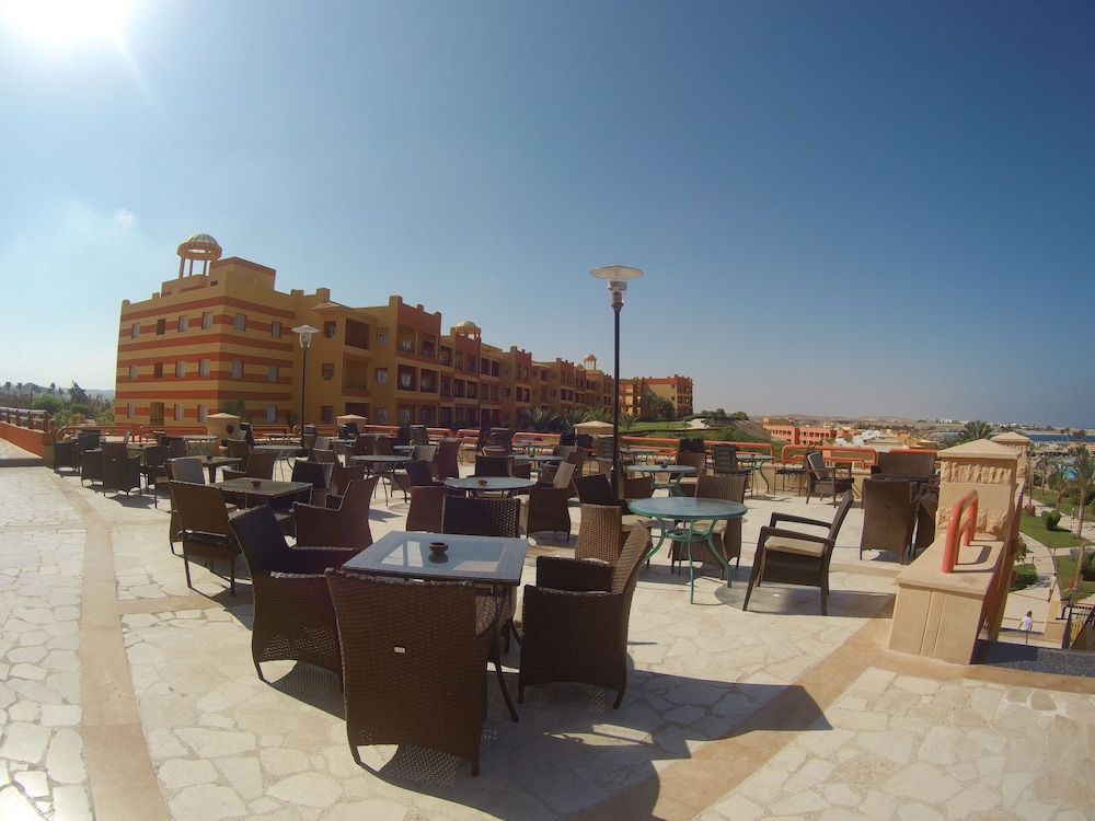 Malikia Resort Abu Dabbab — Restaurant & bars in Marsa Alam, Red Sea