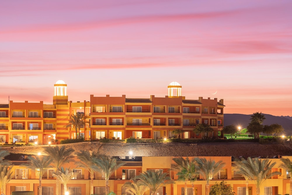 Malikia Resort Abu Dabbab — Hotel building in Marsa Alam, Red Sea