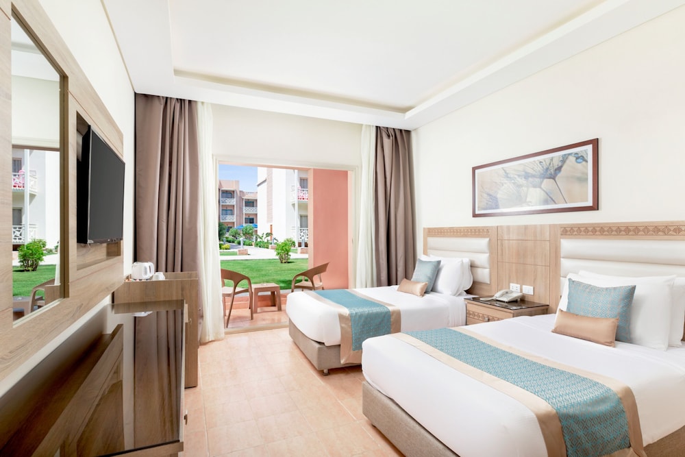 Pickalbatros Aqua Park Resort - Hurghada - All inclusive — Hotel rooms in Hurghada, Red Sea