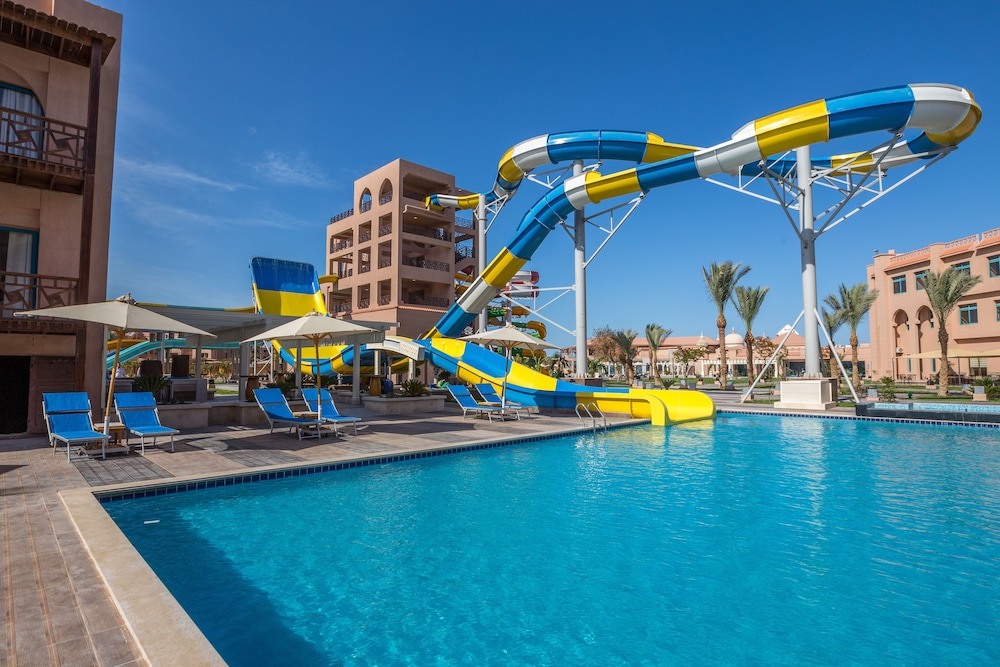 Pickalbatros Aqua Park Resort - Hurghada - All inclusive — Swimming pool in Hurghada, Red Sea