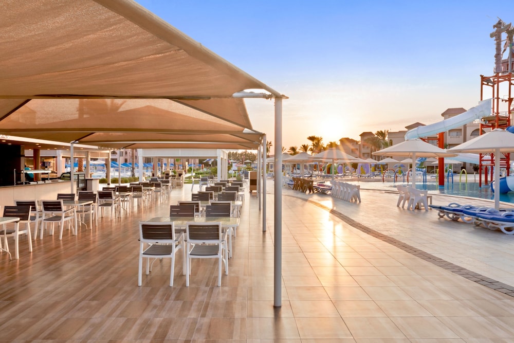 Pickalbatros Aqua Park Resort - Hurghada - All inclusive — Restaurant & bars in Hurghada, Red Sea